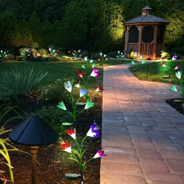 Artificial Lily Solar Garden Stake Lights(1 Pack of 4 Lilies)